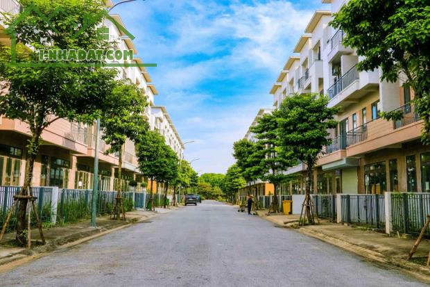 Bán gấp Shophouse 4 tầng view 7 tòa chung cư Centa Diamond VSIP giá tốt nhất - 1