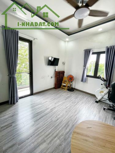 bán nhà hẻm xe hơi nhà bè. dt: 4 x 18,6m, 3 lầu, sân thượng. giá 7 tỷ 800 - 4