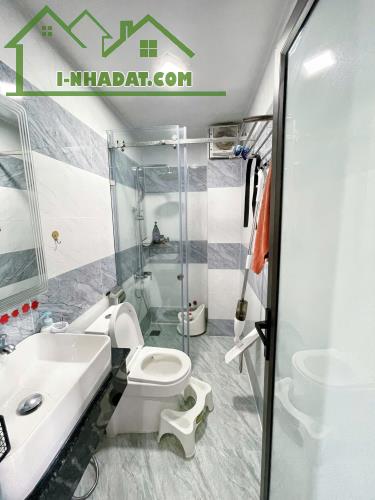 bán nhà hẻm xe hơi nhà bè. dt: 4 x 18,6m, 3 lầu, sân thượng. giá 7 tỷ 800 - 1