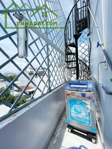 bán nhà hẻm xe hơi nhà bè. dt: 4 x 18,6m, 3 lầu, sân thượng. giá 7 tỷ 800