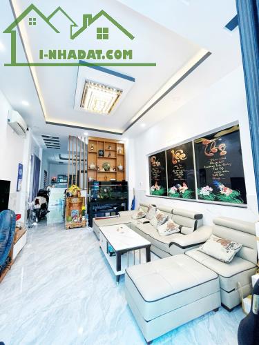 bán nhà hẻm xe hơi nhà bè. dt: 4 x 18,6m, 3 lầu, sân thượng. giá 7 tỷ 800 - 2