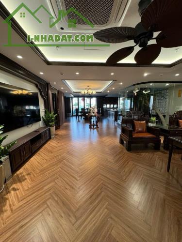 Cho thuê căn hộ penthouse full nội thất tại đường Hồng Tiến, Bồ Đề, Long Biên. S: 120m2