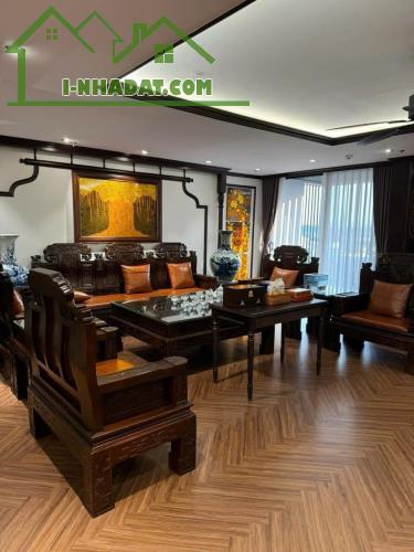 Cho thuê căn hộ penthouse full nội thất tại đường Hồng Tiến, Bồ Đề, Long Biên. S: 120m2 - 1