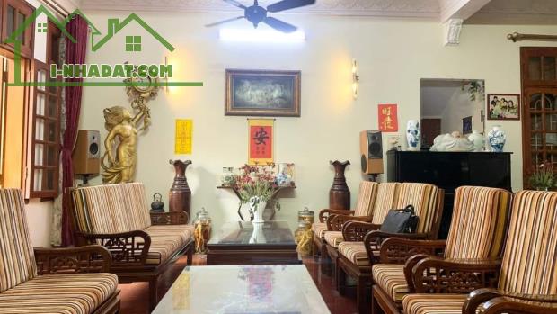 Bán biệt thự ngõ 59 Hoàng Cầu 195mx4T oto Kinh Doanh 50m ra phố đẳng cấp độc tôn hơn 30 tỷ - 1
