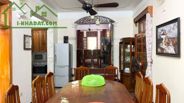 Bán biệt thự ngõ 59 Hoàng Cầu 195mx4T oto Kinh Doanh 50m ra phố đẳng cấp độc tôn hơn 30 tỷ - 3