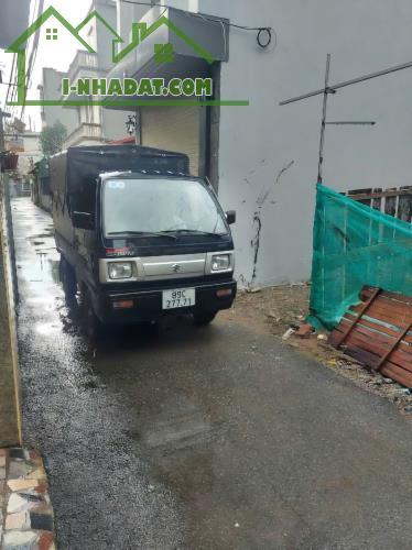 Bán Đất Thạch Bàn, Long Biên. Gần trường cấp 3. Lô góc. ô tô 7 chỗ thông. Lh 0965858116.