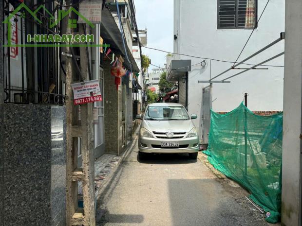 Bán Đất Thạch Bàn, Long Biên. Gần trường cấp 3. Lô góc. ô tô 7 chỗ thông. Lh 0965858116. - 2