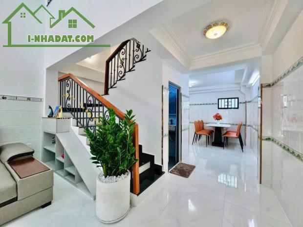 Cần tiền bán gấp căn nhà đường Vành Đai Tây, P. Bình An, Quận 2. Giá chỉ 3 tỷ 050 - 4