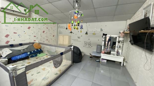 Bán Gấp nhà Đ 9 ngay AEON Tân Phú hẻm 6m 60m2 ,2 Tầng Nhỉnh 2 tỷ xíu - 2