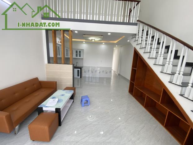 Bán Nhà mới Xây Diện Tích 90m2 . Có Hoàn Công