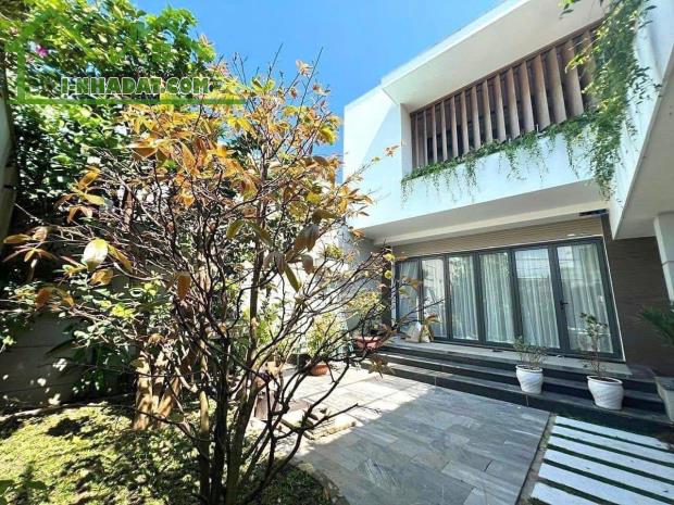 BÁN VILLA 8PN KĐT NAM VIỆT Á - 460M2 NGANG 11M - DÒNG TIỀN HƠN 50TR/TH - 🔥CHỈ NHỈN 18TỶ🔥 - 4