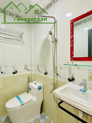 Vỡ nợ bán gấp căn nhà Đường Thành Mỹ, P.8, Quận Tân Bình. Giá chỉ 1tỷ890 - 2