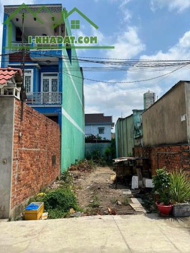 BÁN GẤP lô đất 108 m2 giá chỉ 1 tỷ 370 tr gần chợ Xuân thới thượng gọi  cho em xem sổ - 3