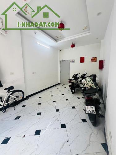 ĐẸP ! bán gấp nhà Mỹ Đình, CCMN 9p, lô góc - nở hậu, 550 tr/năm, 45m x 5T - 9,x tỷ. - 2