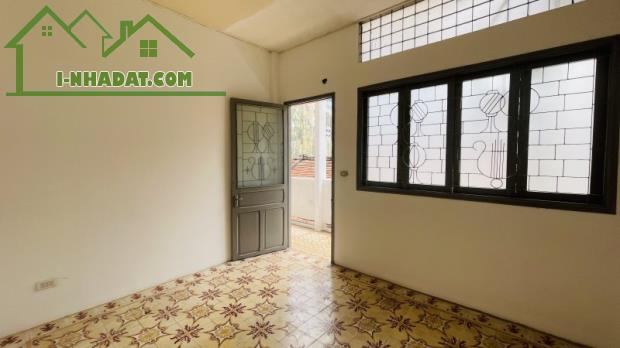 Gấp bán nhà Quận 1, đất 240m2 chỉ 70 tỷ, gần cạnh Mặt tiền Lê Thị Riêng. - 5