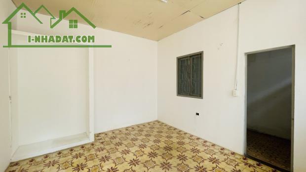 Gấp bán nhà Quận 1, đất 240m2 chỉ 70 tỷ, gần cạnh Mặt tiền Lê Thị Riêng. - 4
