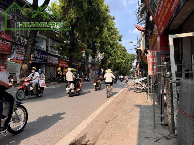 SIÊU PHẨM NHÀ NGÕ THÔNG ĐÊ LA THÀNH 40M2 5T 3,8M MT GIÁ CHÀO 8.9 TỶ ĐỐNG ĐA KINH DOANH LÔ