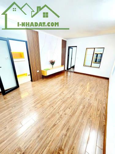 BÁN NHÀ TẬP THỂ BÁCH KHOA, 75 M2 (sổ 39m2), 2 NGỦ, 3THOÁNG, HƠN 2 TỶ. - 1