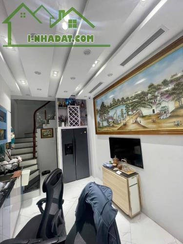 BÁN NHÀ ĐƯỜNG LÁNG - FULL NỘI THẤT - NHÀ MỚI XÂY DT 36m2 5T Giá 6,2 tỷ - 3