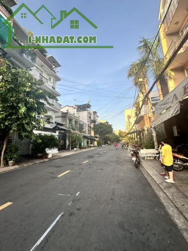 Bán nhà MTNB đường Quách Đình Bảo - P. Phú Thạnh - DT: 8x18m - 1 Lầu - Giá: 16.5 tỷ TL