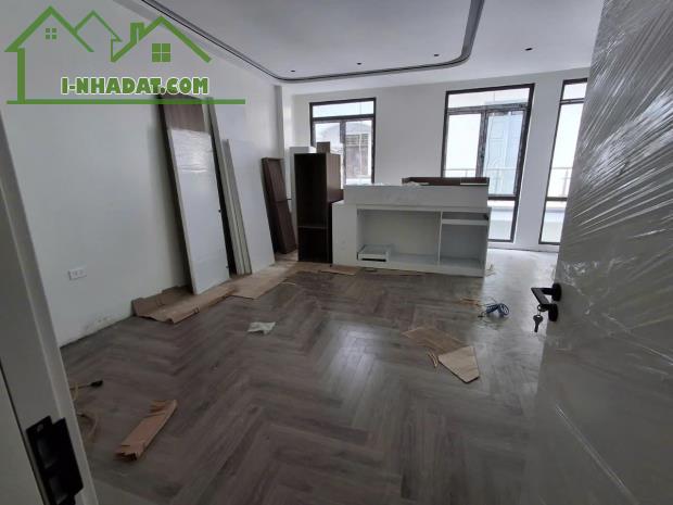 Bán nhà Trần Phú, Hà Đông, lô góc xây mới 5 tầng ô tô kinh doanh 42m2 MT5m cực đẹp