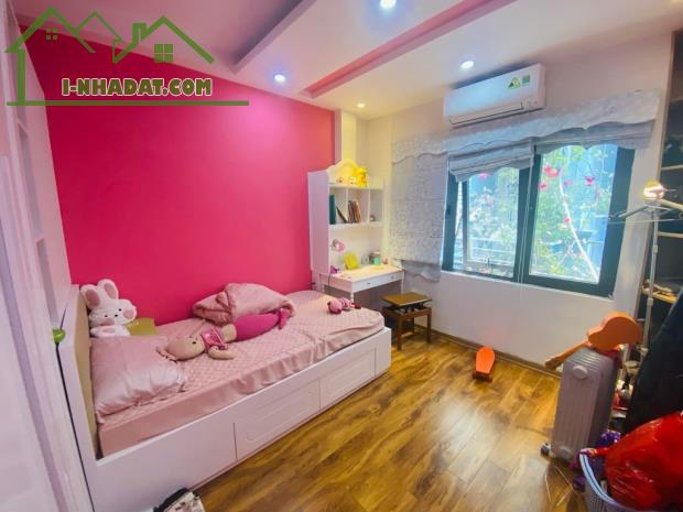 Ô tô đỗ cửa, nội thất VIP.. Dt46m×3, Mt 4.5m.6.8tỷ NAM TỪ LIÊM.(0876196866),