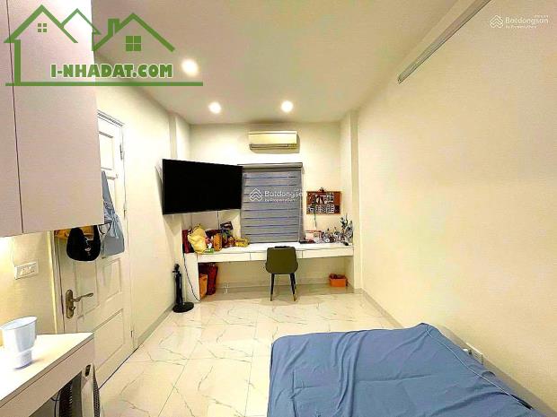 Bán Nhà mặt ngõ Hoàng Mai, diện tích 65m² x 3 tầng - 1