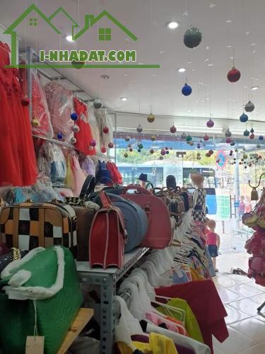 Gấp bán nhà Gò Vấp, giá 24 tỷ, nền dt 250m2 ngang 7m, kề Emart Phan Huy Ích.