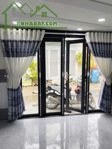 Nhà 1 lầu mới xinh thiệt xinh luôn Khách ơi đường 5m thông gần chợ hiệp thành - 2