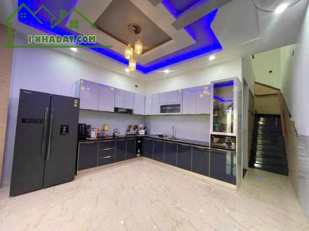 Bán nhà 1T1L ngay TT-Biên Hòa-P.Trung Dũng,SHR thổ cư,1sẹc Nguyễn Aí Quốc, ôtô vào tận nhà