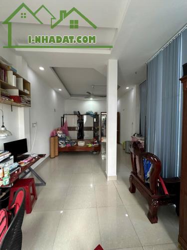 Bán nhà đường Miếu Bình Đông - HXH 8m thông - 72m²( 4 x 18 ) - Căn Góc - 2