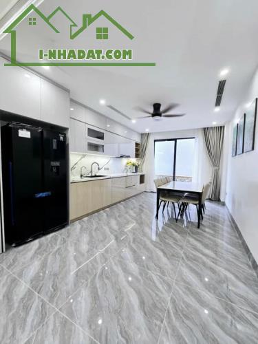 Vị Trí Siêu Hiếm, Phố Ngọc Lâm, Long Biên 58m2, 6 Tầng, Gara Ô Tô, Thang Máy - 12.9 Tỷ - 2