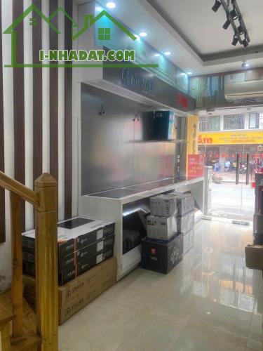 Bán nhà mặt phố Thái Thịnh, 24m2 x 5 tầng