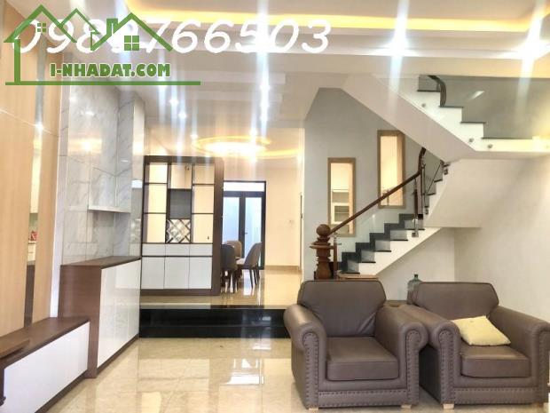 NHÀ ĐẸP 11TY - 131M2, 4T, GÀN KHA VẠN CÂN, LINH TÂY, THỦ ĐỨC. - 1