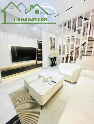 HOA HẬU ĐẸP MỸ ĐÌNH - Ô TÔ ĐỖ CỔNG - 3 THOÁNG ĐẸP Ở NGAY- 40Mx5T GIÁ 8.3 TỶ. LH 0876196866