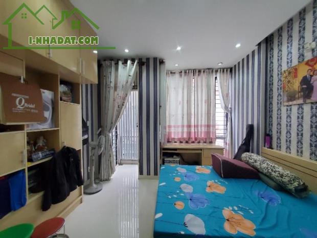 Chuyển nhà cần bán nhà hẻm xe hơi 6m- 2,4 tỷ/ 52m2. Phạm Văn Chí, Phường 7, Quận 6 - 2