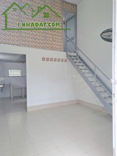 cho thuê nhà có sân vườn hẻm 132 đường 3/2 60m2 lộ ô tô giá 4tr/tháng - 2