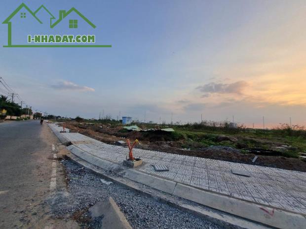 "ĐẤT MẶT TIỀN KINH DOANH ĐA NGHÀNH, 140M2 , NGANG 14M , GẦN VÒNG XOAY NGUYỄN DUY TRINH - 1