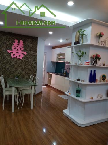 Cho thuê căn hộ Ruby Garden 70m2, 2 phòng ngủ, có nội thất, gía 8tr8