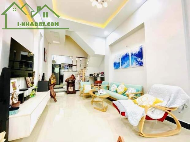 Nhà đẹp ở ngay Bình Đông hẻm 8m, 60m2, 3T, khu an ninh, cách mặt tiền vài căn, SHR - 2