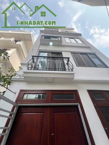 Bán nhà Gia Thụy. Gần khu cán bộ Hàng Không. Chỉ 30m ra ô tô tránh vỉa hè. Lh 0965858116. - 1