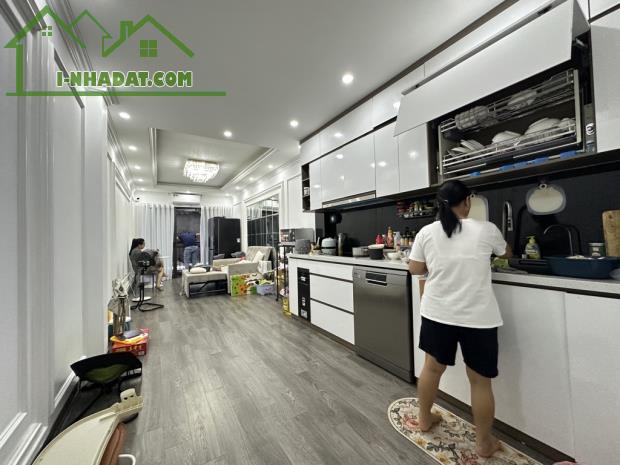 BÁN NHÀ MỚI PHƯƠNG MAI 9.2TỶ, 6TẦNG THANG MÁY, GẦN HỒ, NỘI THẤT XỊN, AN SINH ĐỈNH - 1