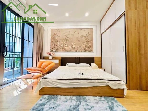 BÁN NHÀ LẠC LONG QUÂN, 6 TẦNG, GARA Ô TÔ, Ô CHỜ THANG MÁY, NGÕ THÔNG, 95M2, 17.7 TỶ CÓ TL