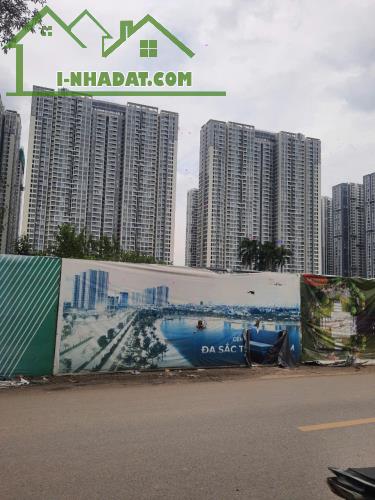 Hàng xóm rất gần Vinsmart City , Bán mảnh đất vuông đẹp chỉ 4, 79 Tỷ - 2