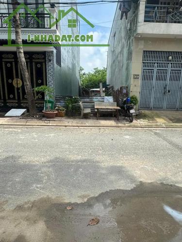 BÁN GẤP LÔ ĐẤT 62M2 GIÁ 1 TỶ 270TR KẾ BÊN KHU DÂN CƯ VÀ CHỢ XUÂN THỚI THƯỢNG