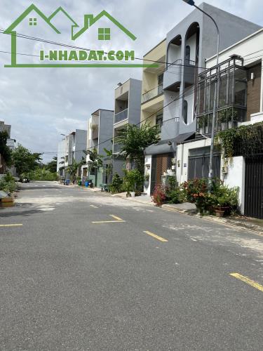 NHÀ MỚI ĐẸP GẦN VÒNG XOAY LIÊN PHƯỜNG,PHÚ HỮU, Q9, 70M2,3 TẦNG BTCT CHẮC CHẮN, HXH THÔNG
