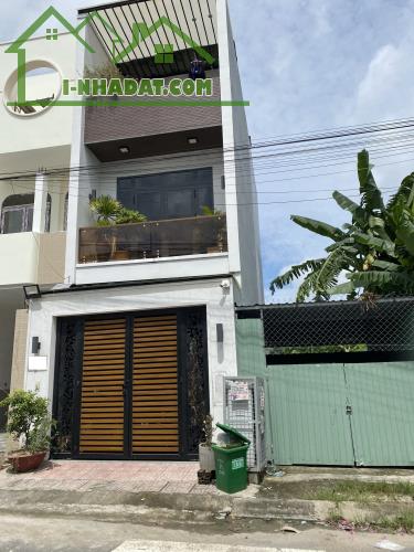 NHÀ MỚI ĐẸP GẦN VÒNG XOAY LIÊN PHƯỜNG,PHÚ HỮU, Q9, 70M2,3 TẦNG BTCT CHẮC CHẮN, HXH THÔNG - 1
