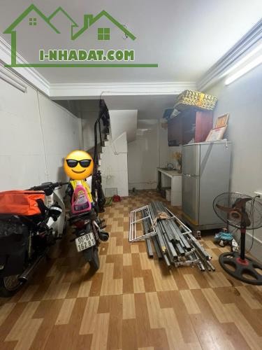 Bán nhà 21m x 4 tầng phố Tân Mai, 1 nhà ra ô tô tránh, giá nhỉnh 3 tỷ