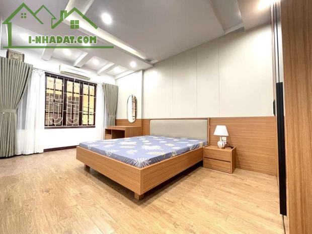 Phố Lý Nam Đế hơn 13 tỷ 45m2 ô tô đỗ cổng 5 ngủ cho thuê 20tr/tháng hộ khẩu Hoàn Kiếm - 2