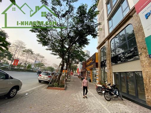 Cho thuê cửa hàng mặt phố 2 tầng số nhà 102 Võ Chí Công, Phường Nghĩa Đô, Cầu Giấy, Hà Nội - 1